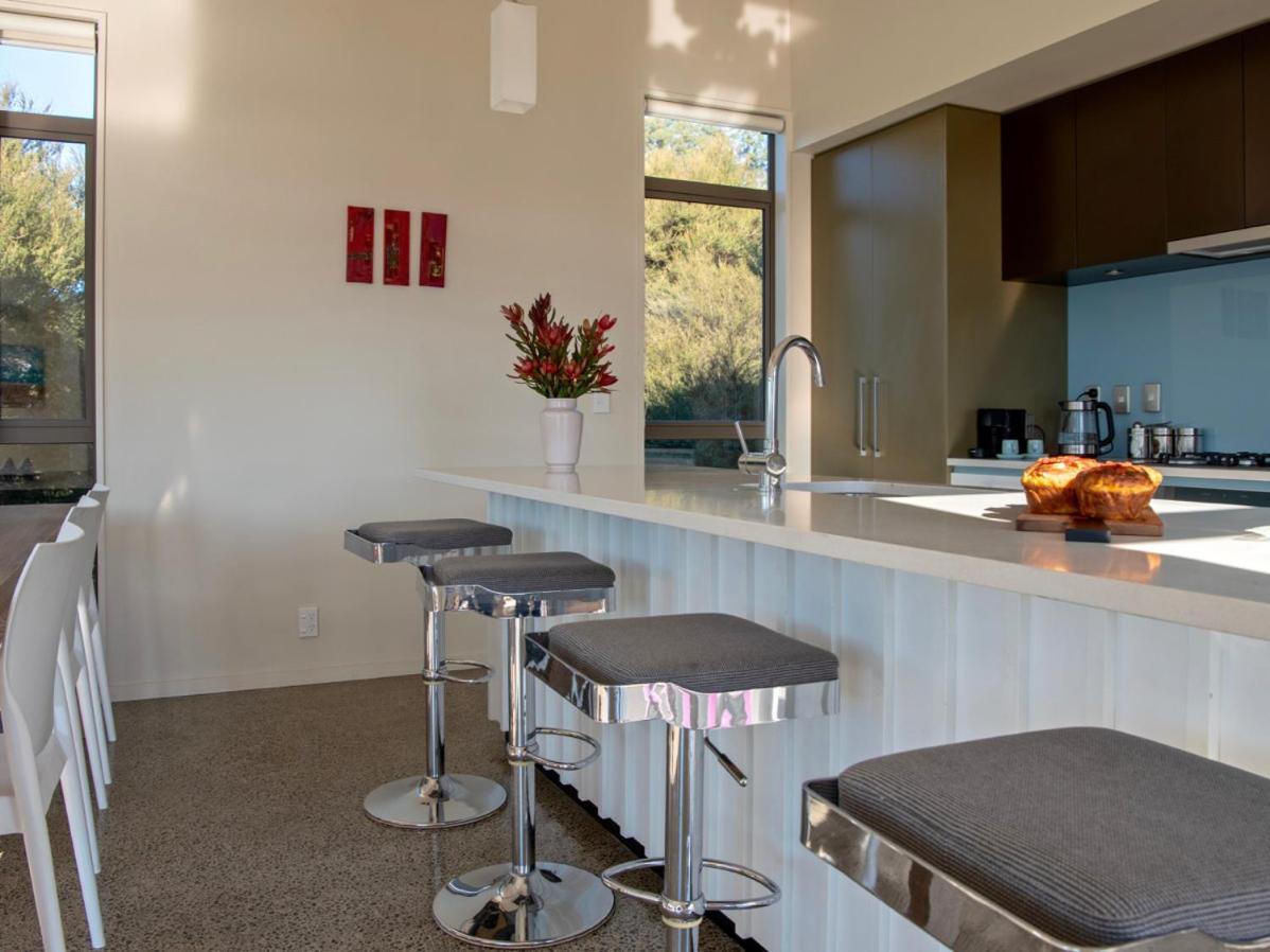 Kotare Point Paradise - Akaroa Holiday Home מראה חיצוני תמונה