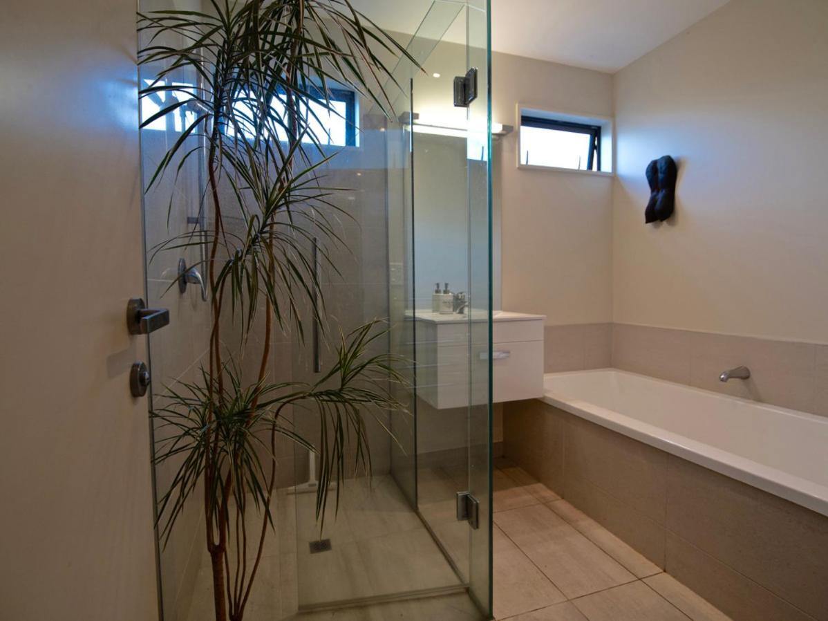 Kotare Point Paradise - Akaroa Holiday Home מראה חיצוני תמונה